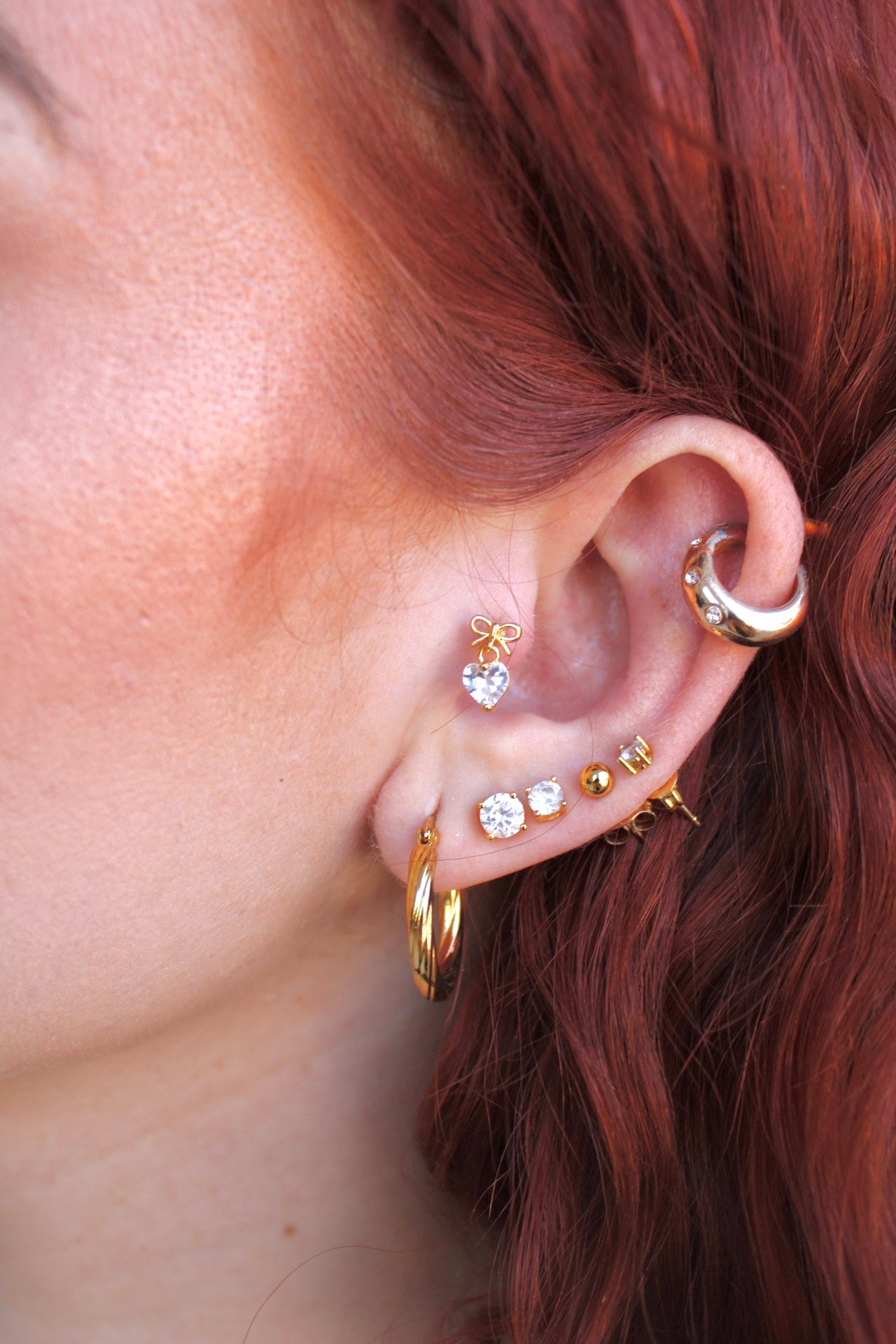 Corazón Diamond Bow Studs