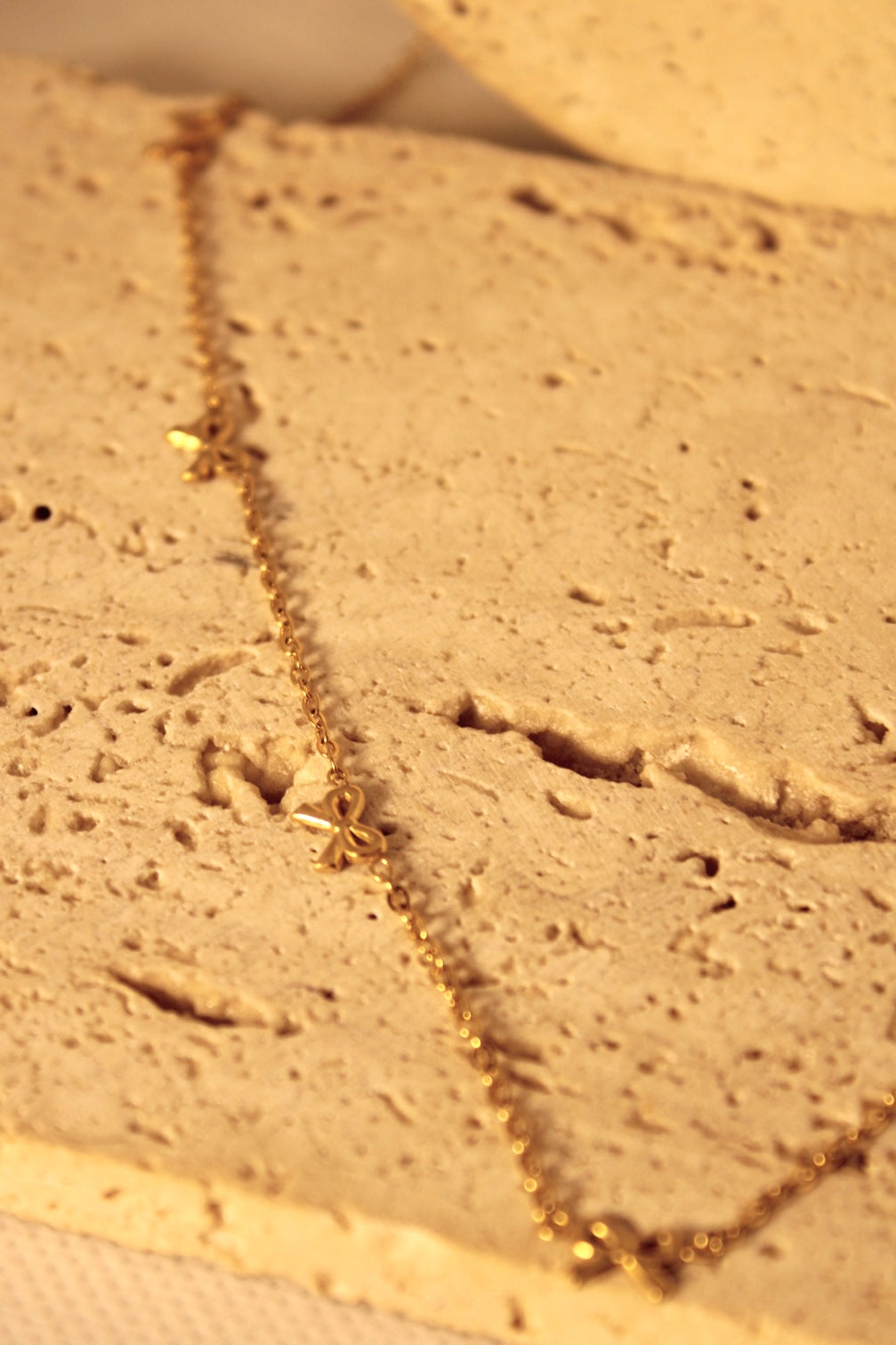 Nara Coquette Dainty Bow Necklace