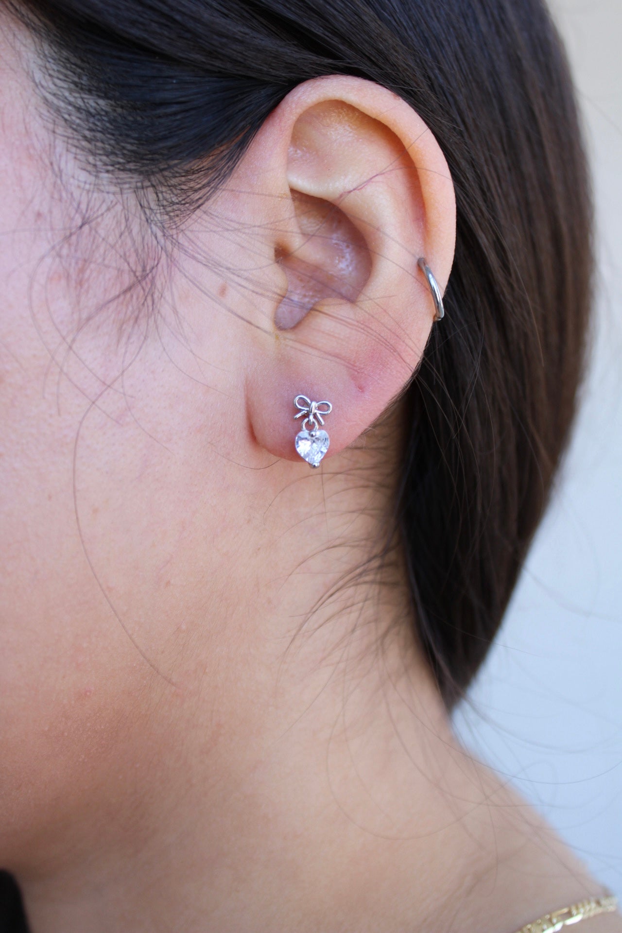 Corazón Diamond Bow Studs