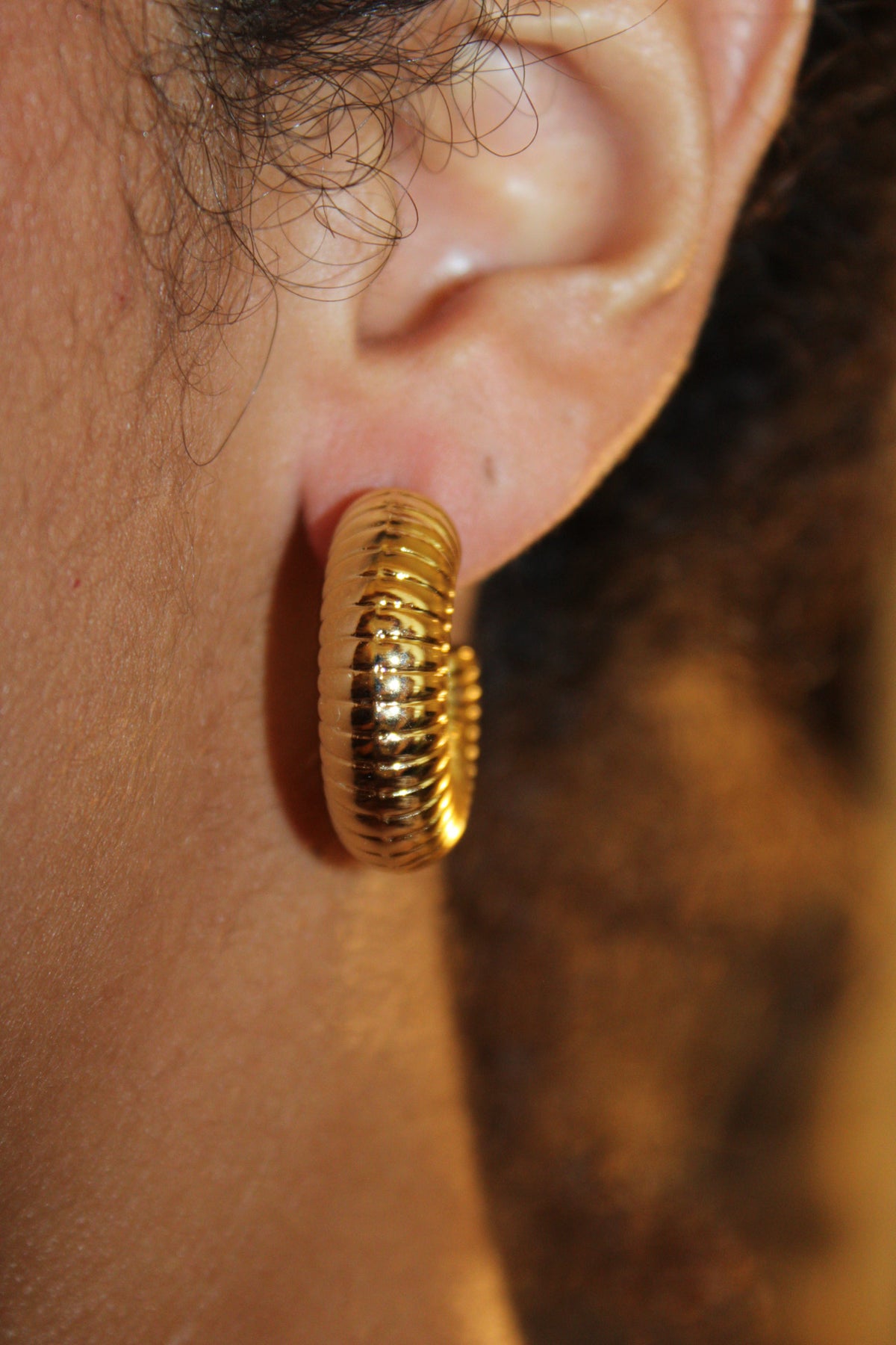 Cely Textured Studs