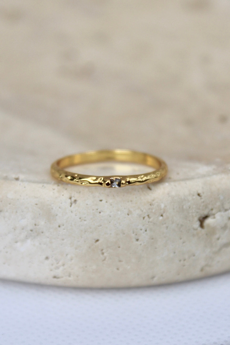 Misty Dainty Diamond Ring