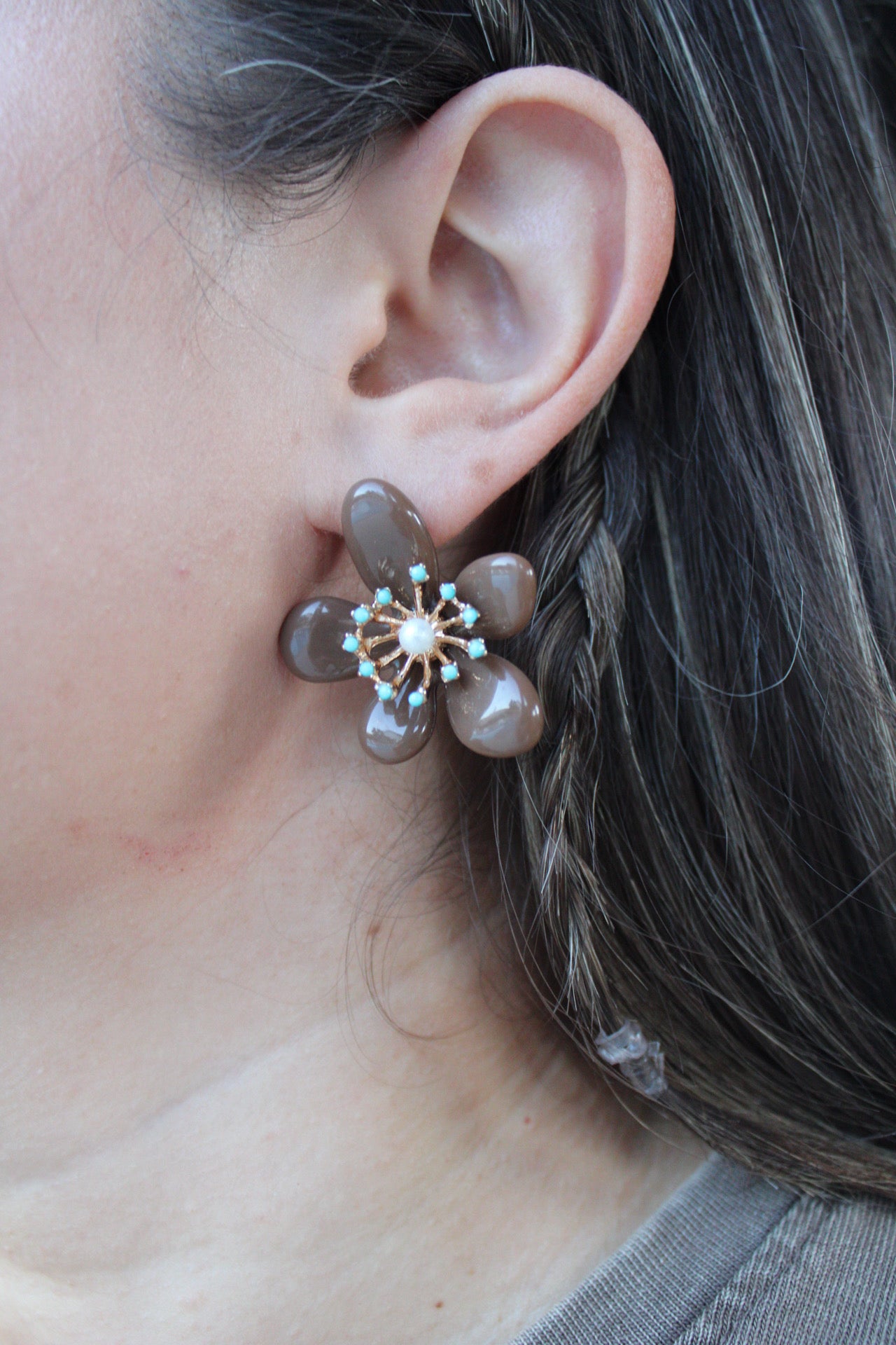 Kanani Vintage Resin Floral Studs