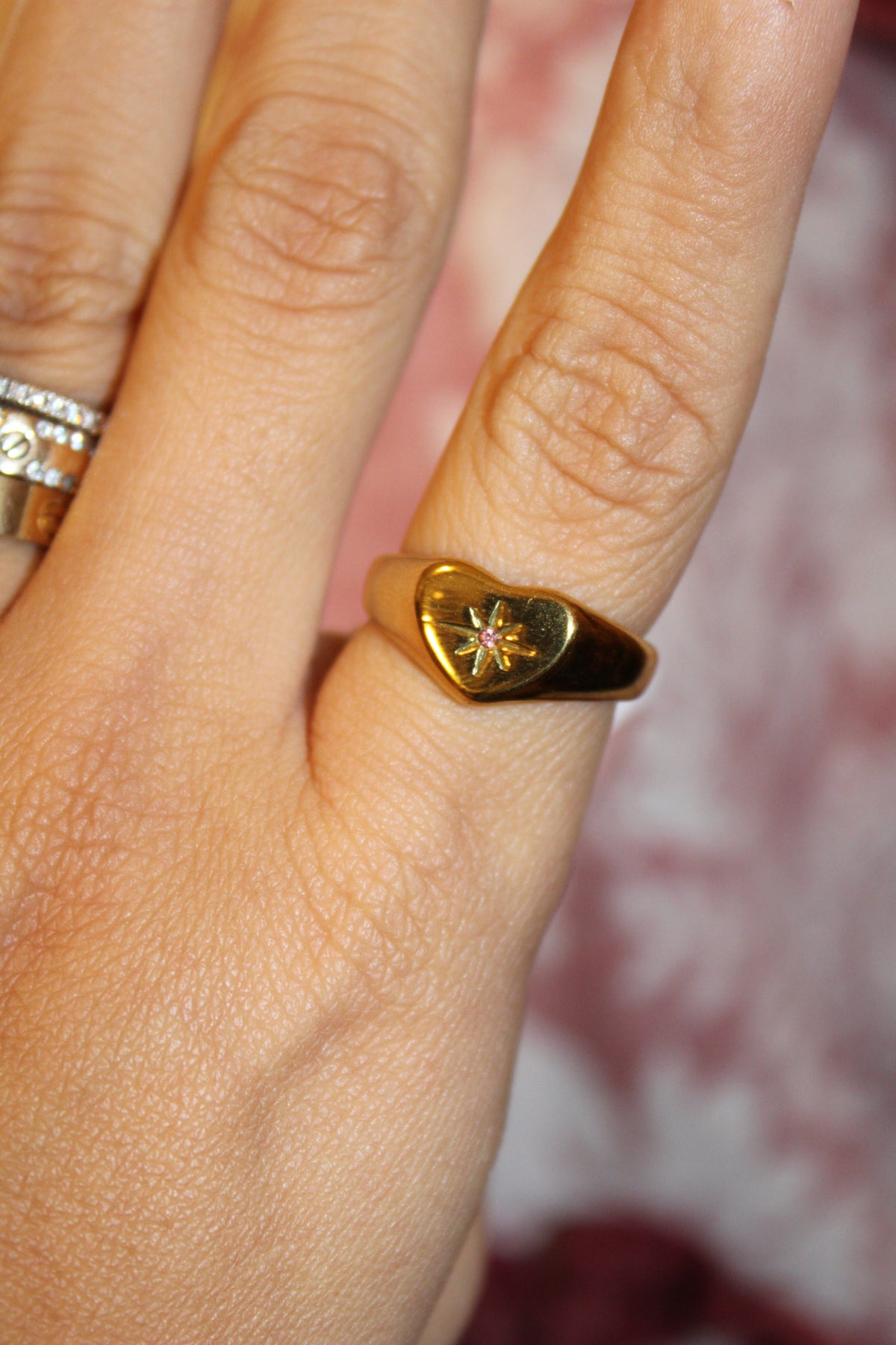 Les Brilla Corazones Ring