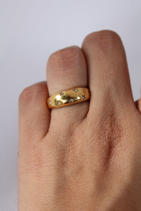 Estrellita Dainty Diamond Ring