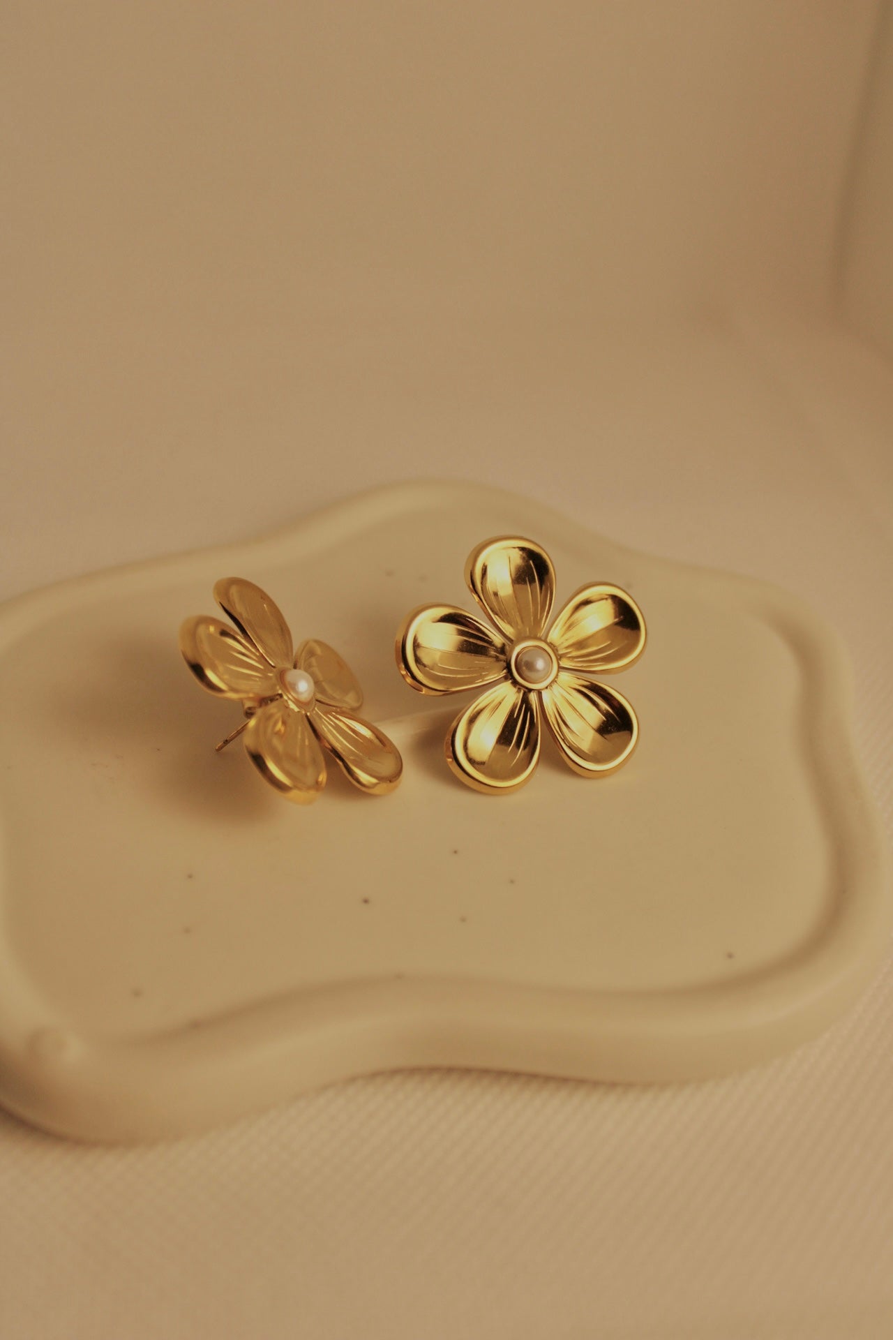 Kalea Pearl Flower Studs