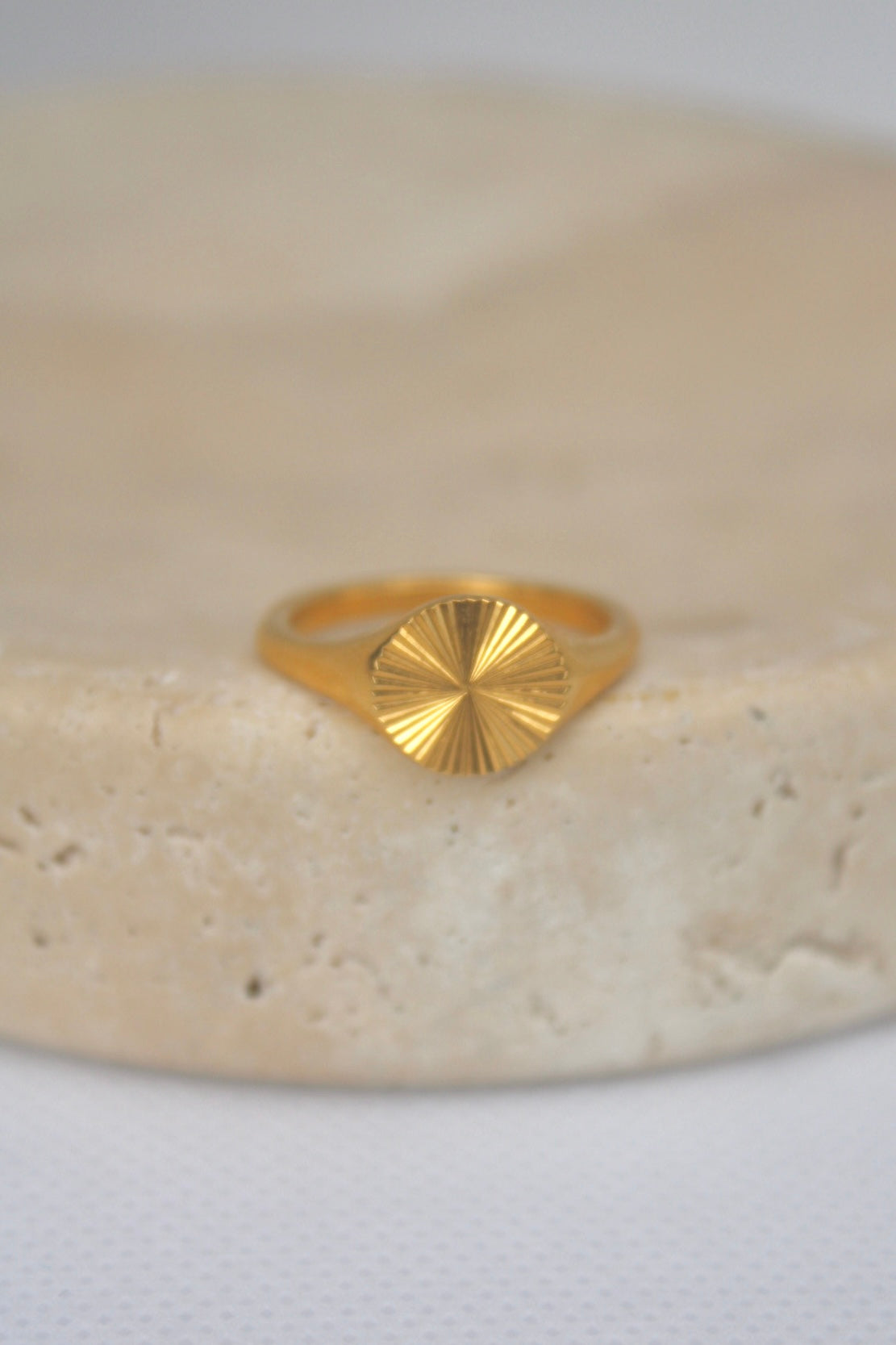 Callie Sunrise Signet Ring